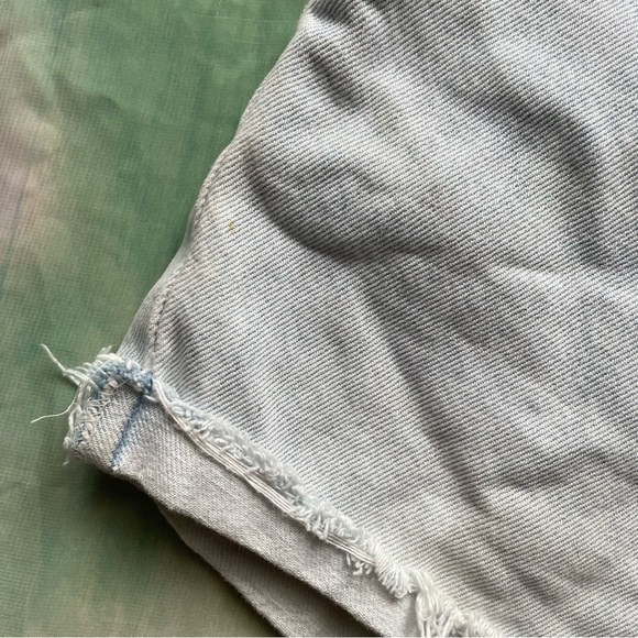 Vintage Levi’s Light Wash High Waisted Denim Cutoff Shorts-901 - Picture 4 of 8